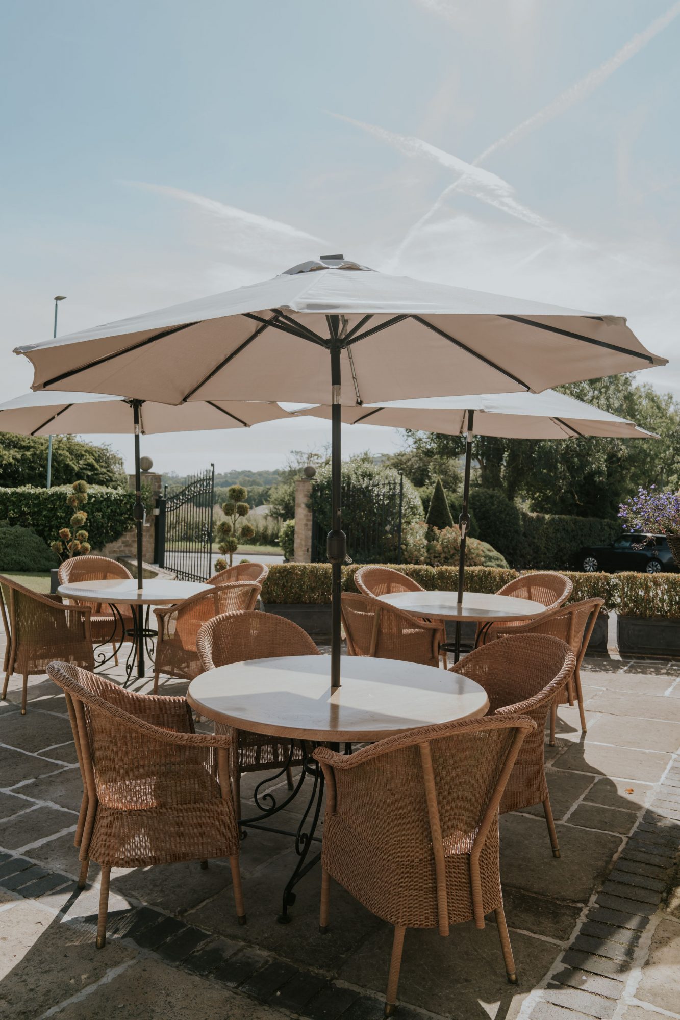 DINE ALFRESCO THIS SUMMER